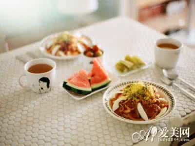 运动饮食 饮食＋运动 夏季让多余脂肪消失