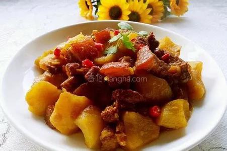 五花肉炖土豆 【家常菜】五花肉炖土豆