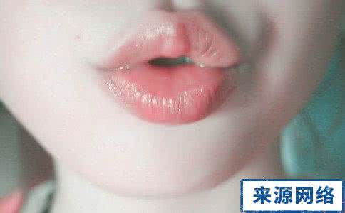 自制唇膜改变唇色 唇部干燥怎么办?推荐几款自制唇膜