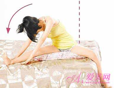 睡前长高伸展运动 睡前床上伸展减肥