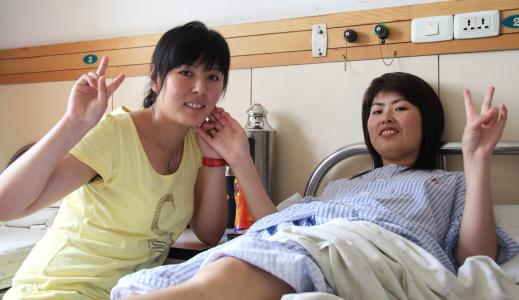 虐文哥哥报复妹妹 兄妹恋哥哥报复妹妹 ?妹妹眼看姐姐被骂哭，她手指妈妈报复行为太好笑