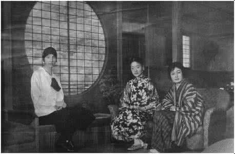 末代皇后婉容 末代皇后婉容 末代皇后婉容 无亲人照顾 亦无随葬品