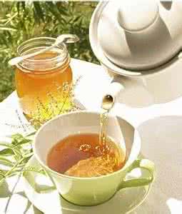 蜂蜜的作用与功效 蜂蜜的功效与作用及食用方法 蜂蜜八大功效讲究食用方法才会有奇效