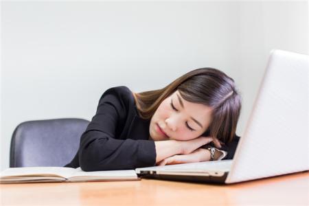 上班族午休 上班族午休五招 舒缓身心疲累