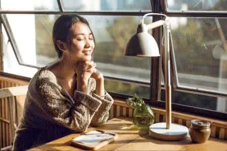 掌控人生 励志人生：掌控人生的姑娘，从不活在PS里