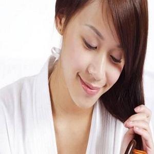 治疗女性脱发的方法 女人脱发原因及治疗 小偏方治疗女性脱发