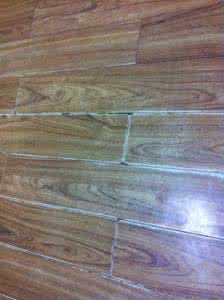 胶木粉修补地板缝方法 地板修补 【地板修补】地板修补方法有哪些