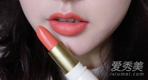 不易掉色的口红 夏天口红易断该怎么办