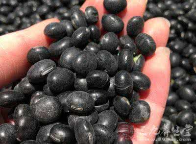 核桃大枣黑芝麻的功效 《秘方大全》治缺铁性贫血特效秘方炒黑芝麻大枣肉