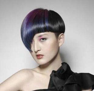 圆脸适合的发型图片 方脸适合的发型图片 自信而又适合长方形脸的直发型图片
