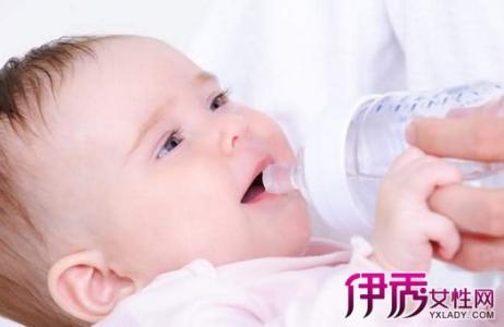 婴儿出生几天可以喝水 婴儿出生喝水吗？