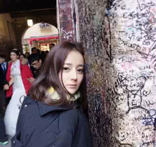 倪妮眼妆 收了倪妮和胖迪的度假妆备 在朋友圈杀出一条血路