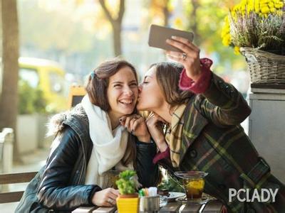 一个女人 被四个男人 普遍约会宝典:没有一个女人能够抵抗男人浪漫的窃色