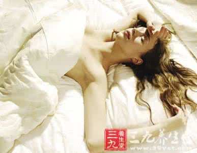 情侣睡姿 情侣睡姿 情侣间3种和谐健康睡眠姿势