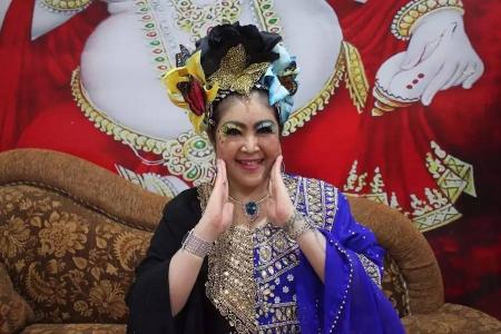 扇形花女士开衫 “扇奶女士”让你女友秒变大胸妹!