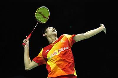 打羽毛球肩膀痛如何冶 如何才能打好羽毛球呢