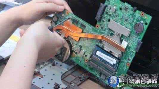 如何给电脑清理灰尘 电脑清理灰尘 如何给电脑清理灰尘