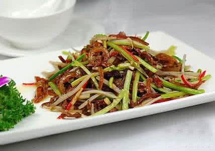洋葱炒肉 洋葱炒肉帮你远离犯困困扰