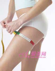 如何瘦大腿内侧赘肉 如何瘦大腿上的赘肉 腿上的赘肉如何瘦