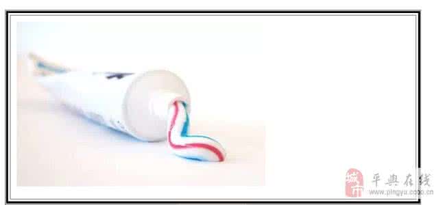 挤牙膏神器 剩牙膏别扔！竟是神器！