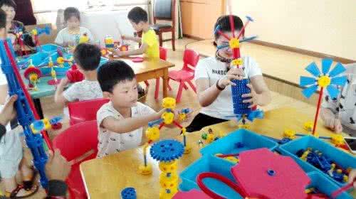 幼儿园万能工匠教案 幼儿园万能工匠教案 幼儿园不是万能的 有些东西老师真教不了!