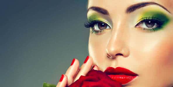 皮肤干燥用什么化妆品 秋季干燥易崩妆,注意彻底保湿