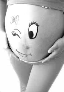 孕早期见红有黑色血块 孕期见红 到底有多可怕