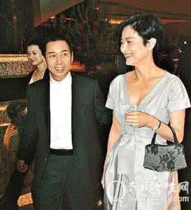 林青霞老公的小三照片 林青霞老公的小三照片 老公和小三的照片，吓死我了！有手机的速看！