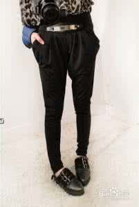 黑色哈伦裤配什么鞋子 哈伦裤配什么鞋 黑色哈伦裤配什么鞋才好看