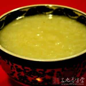 小米粥的做法和功效 小米粥的功效与作用 小米粥的14种做法