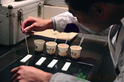 做早孕检查需要空腹吗 做尿液检查需要空腹吗?