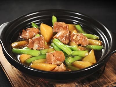 香菇土豆炖排骨 主妇快餐 -- 香S人的【土豆炖排骨】