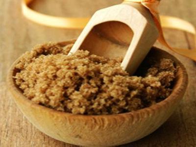 红糖白糖冰糖的区别 红糖白糖冰糖的区别 红糖、白糖、冰糖，女人的琼浆玉液，太好喝了！