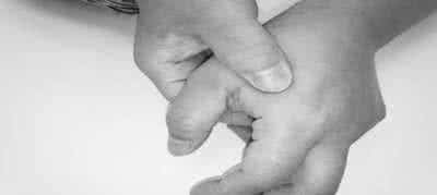 落枕学位按摩图解 按摩指缝治落枕