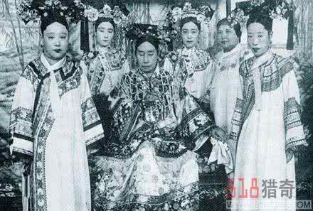 隆裕 光绪 关系 光绪看戏时打隆裕 清朝最悲情的皇后隆裕 却从未被光绪皇帝所宠幸