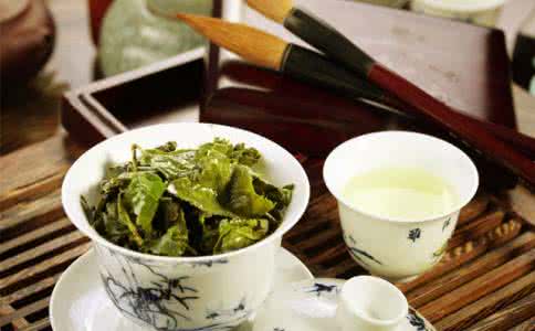 铁观音属于乌龙茶吗 铁观音属于乌龙茶吗 铁观音是乌龙茶吗