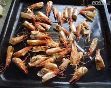 新鲜小河虾怎么做好吃 吃虾群众请注意,虾头变黑是不新鲜了吗?