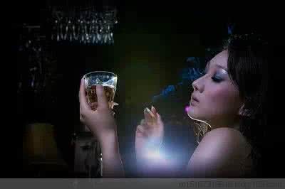 世界杯中场休息时间 爱恋不止情难休 杯酒释怀愁更忧