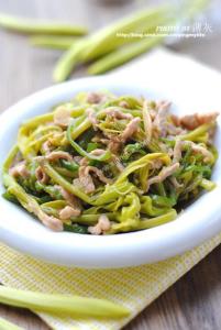 干黄花菜炒肉丝 鲜黄花菜炒肉丝