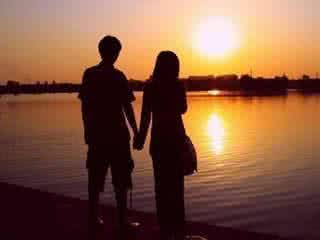 爱情图片两个人牵手 七夕，与爱的人牵手