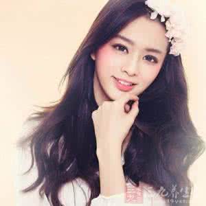 男人越爱越深的星座女 星座女爱看男人哪部位