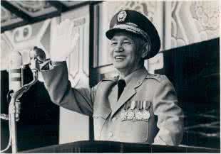 核弹袭击黄石火山后果 蒋介石日记揭秘：曾三次反对美国核袭大陆