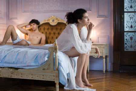 情人节晚上怎么过 情人节晚上怎么过 男人和情人好上的全过程，女人该看，男人晚上偷偷看..