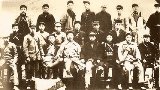 贺龙手下十大虎将 1933年贺龙手下仅有的4位师级领导都死于他手