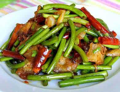 蒜苔回锅肉的简单做法 蒜薹回锅肉的做法