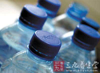 矿物质水标准 饮用水新规发布 矿物质水须标有“食品添加剂”