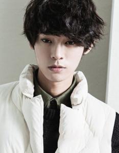 男生短头发帅气发型 好看的男生发型 男生头发短怎么弄好看？