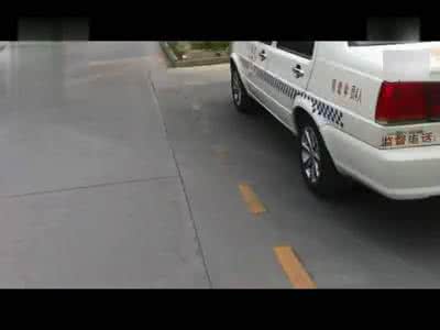 如何侧方位停车最简单 一学就会的侧方位停车技巧 简单几步轻松停车