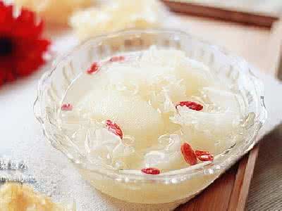 银耳枸杞雪梨糖水 银耳枸杞雪梨糖水做法