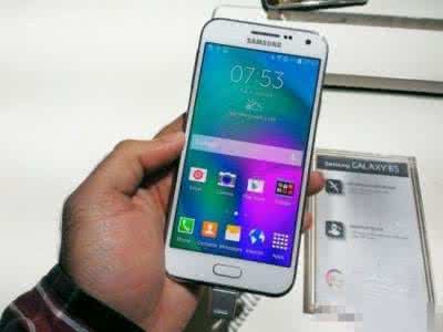 三星 galaxy e5 三星galaxye5 三星galaxy e5价格是多少？三星e5售价介绍